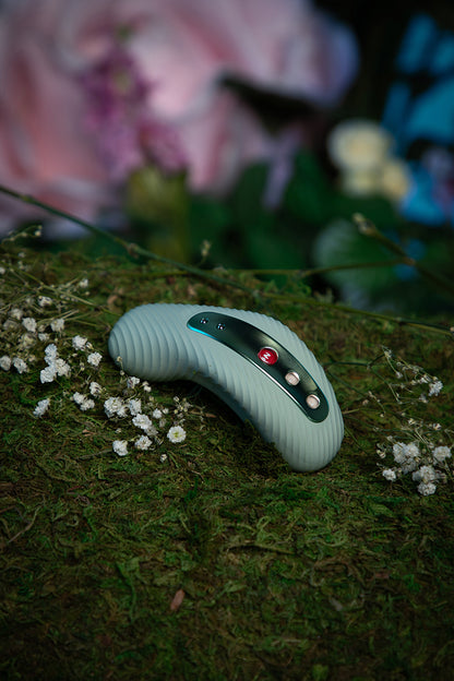 Laya III Vibrating Massager