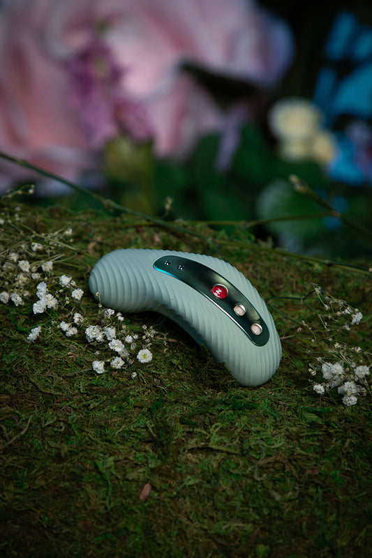 Laya III Vibrating Massager